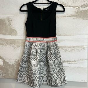 Bebe stunning dress with exposed gold back zipper